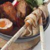Domowy Ramen z makaronem naleśnikowym z mąki ostropestowej olejem ostropestowym, danie obiadowe lub kolacyjne